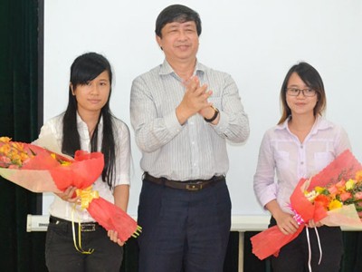 Đẩy ngược trách nhiệm về chính quyền Đẩy ngược trách nhiệm về chính quyền
