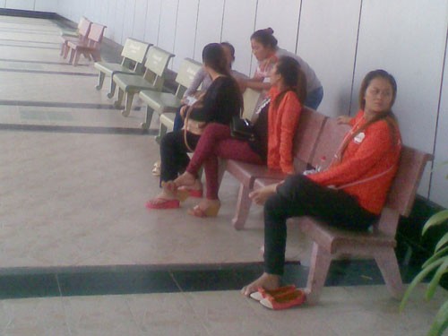 Cò cờ bạc lung lạc làng quê Cò cờ bạc lung lạc làng quê