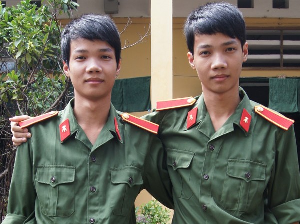 Chuyện hai cặp song sinh ở trường quân sự Cặp song sinh Đại và Đường