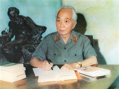 Tướng Giáp được giao lãnh đạo đội quân giải phóng như thế nào? Tướng Giáp được giao lãnh đạo đội quân giải phóng như thế nào?
