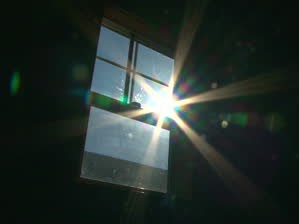 Cô gái 17 tuổi ném con vừa sinh ra cửa sổ Cô gái 17 tuổi ném con vừa sinh ra cửa sổ
