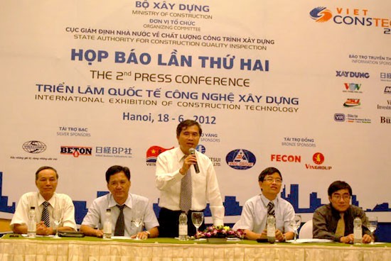 Gần 170 gian hàng tại VIETCONSTECH 2012 Gần 170 gian hàng tại VIETCONSTECH 2012