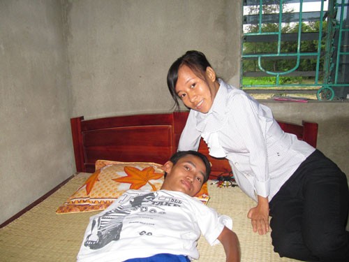 Chuyện tình của cô gái 20 và chàng trai tật nguyền Chuyện tình của cô gái 20 và chàng trai tật nguyền