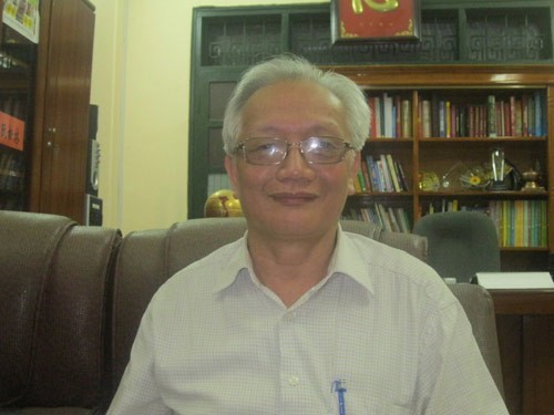 Đề Văn có Bà Tưng, Ngọc Trinh có phản cảm? Đề Văn có Bà Tưng, Ngọc Trinh có phản cảm?