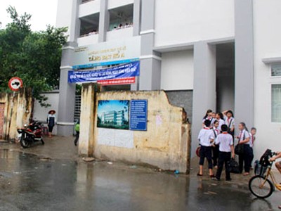 Đề nghị công an làm rõ động cơ của kẻ ép học sinh 'phê' thuốc Trường THCS Tăng Bạt Hổ A, nơi xảy ra vụ việc một cựu nữ sinh ép các học sinh uống thuốc gây ảo giác