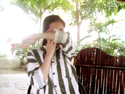 Cô nữ sinh giết người và chuyện tình sau song sắt Cô nữ sinh giết người và chuyện tình sau song sắt