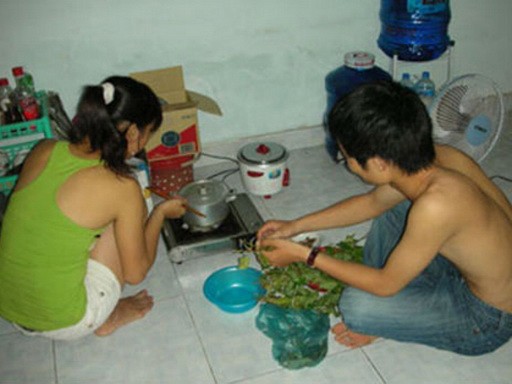 Bi hài chuyện vợ chồng trẻ đang tuổi đi học Bi hài chuyện vợ chồng trẻ đang tuổi đi học