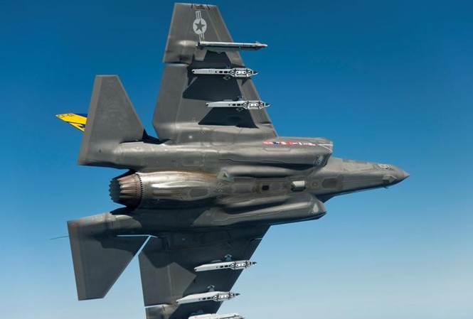 Không quân Mỹ: F-35 tốt hơn F-22 Không quân Mỹ: F-35 tốt hơn F-22