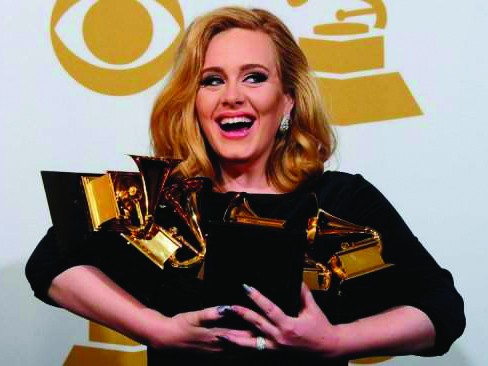 Sáu tượng vàng, ca sĩ Anh thống trị Grammy Adele tỏa sáng trong đêm trao giải thưởng âm nhạc Mỹ. Ảnh: J.Brown