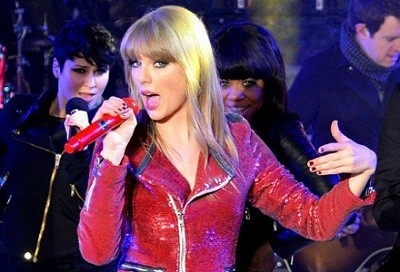 Phi công trẻ chia tay Taylor Swift vì 'chuyện ấy' Phi công trẻ chia tay Taylor Swift vì 'chuyện ấy'