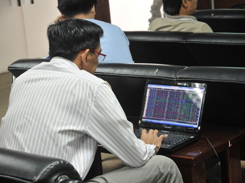 Cổ phiếu tăng nóng, nhà đầu tư nên thận trọng? Cổ phiếu tăng nóng, nhà đầu tư nên thận trọng?