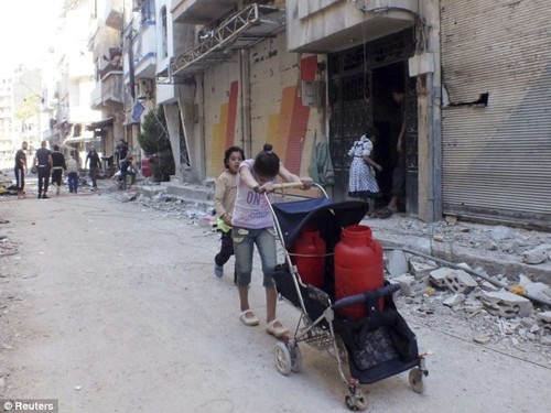 Lính Syria ‘bắn thai phụ, trẻ em để giải trí’? Lính Syria ‘bắn thai phụ, trẻ em để giải trí’?