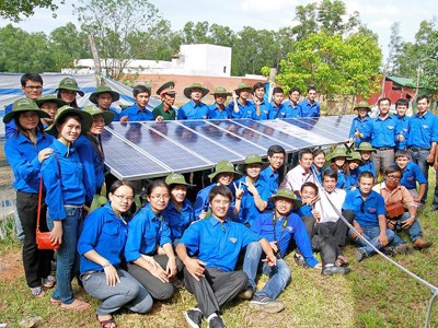 Cậu lạc bộ tiến sỹ và những công trình dân sinh Công trình trạm điện mặt trời tại nghĩa trang Trường Sơn