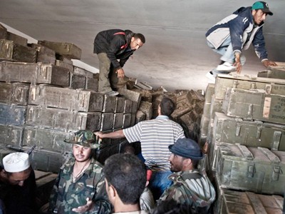 Quân nổi dậy Libya phát hiện kho vũ khí hóa học cấm Quân nổi dậy Libya phát hiện kho vũ khí hóa học cấm
