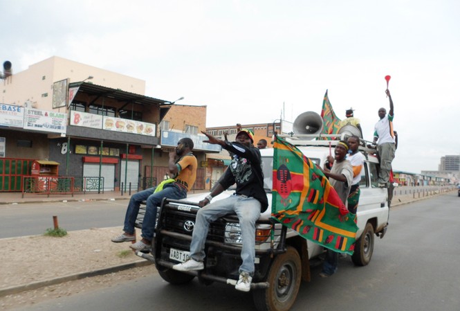 Fan cuồng bóng đá ở Zambia Cuồng nhiệt đến quá khích