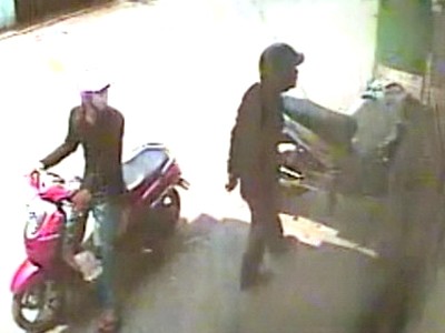 Trộm xe máy bị bắt quả tang Trộm xe máy bị bắt quả tang
