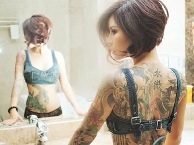 Kiều nữ thợ xăm thu nhập 400 triệu đồng/tháng Kiều nữ thợ xăm thu nhập 400 triệu đồng/tháng