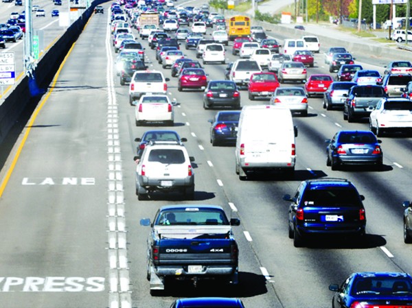 Chuyện chống tắc nghẽn ở Mỹ Tại Atlanta, thành phố đông dân nhất của tiểu bang Georgia và là vùng đô thị lớn thứ chin Hoa Kỳ, làn HOV đầu tiên dài 18 dặm khánh thành năm 1994