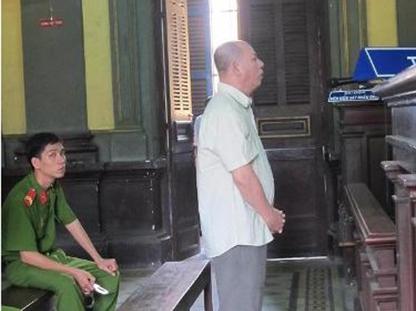 Chú hiếp cháu, bóc lịch 23 năm Chú hiếp cháu, bóc lịch 23 năm