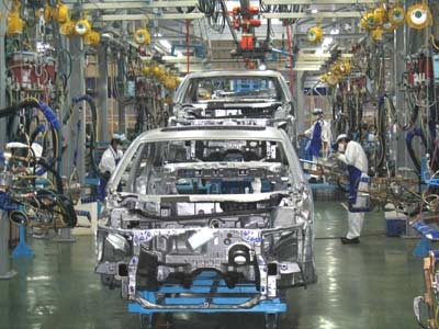 Thị trường ô tô Việt Nam tiếp đà tuột dốc Thị trường ô tô Việt Nam tiếp đà tuột dốc