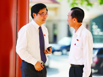 ĐBQH Trần Hoàng Ngân: Bộ trưởng cần mạnh mẽ hơn... ĐBQH Trần Hoàng Ngân: Bộ trưởng cần mạnh mẽ hơn...