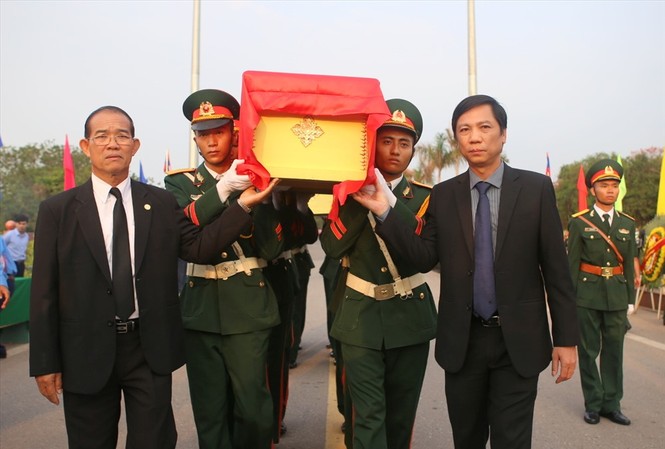 Truy điệu và an táng hài cốt liệt sĩ quân tình nguyện Truy điệu và an táng hài cốt liệt sĩ quân tình nguyện