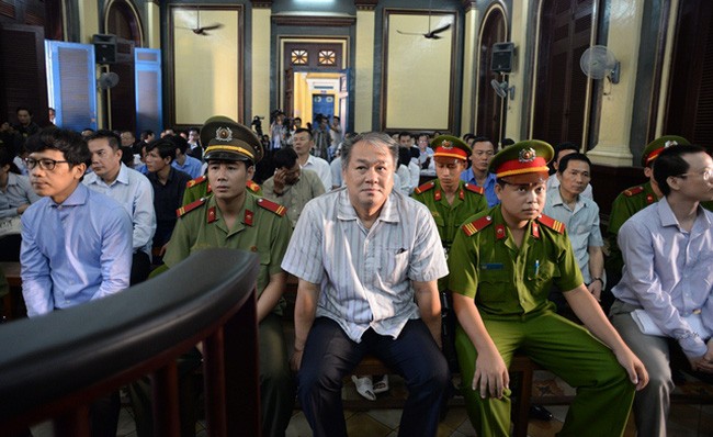 6 tháng đầu năm, 10 thẩm phán ở TPHCM nghỉ việc Vụ án Phạm Công Danh quy tụ đến 70 bị cáo.