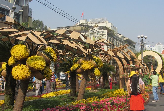 Đường hoa Nguyễn Huệ khoe sắc trước giờ khai mạc Đường hoa Nguyễn Huệ khoe sắc trước giờ khai mạc