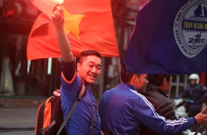 Chuyện lạ V.League: Chú rể trốn cô dâu đi xem bóng đá Trịnh Mạnh Hùng - Phó Chủ tịch Hội CĐV Than Quảng Ninh