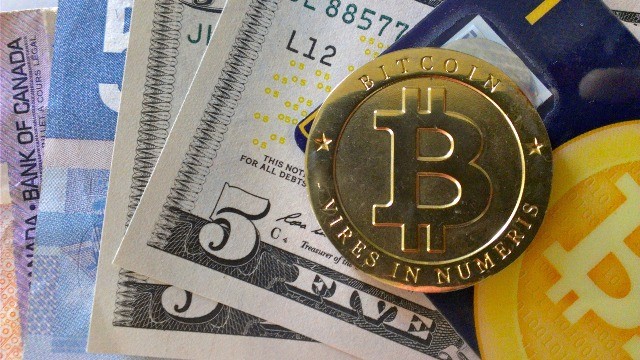 Mất cả lễ cưới vì ham đánh Bitcoin Mất cả lễ cưới vì ham đánh Bitcoin
