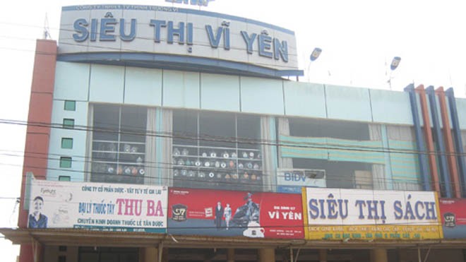 Sẽ khởi tố vụ trói tay, bắt học sinh đeo bảng Vụ việc tại siêu thị Vĩ Yên đã làm dấy lên làn sóng phẫn nộ trong dư luận - Ảnh: Trần Hiếu (Thanh Niên)