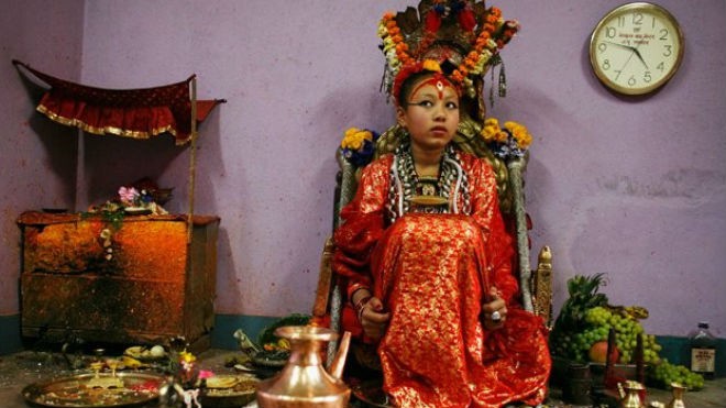 Phận đời của những 'nữ thần' tuổi học trò Một ảnh của Samita Bajracharya vào năm 2007. Ảnh: Getty Images