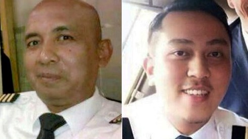 Vợ cơ trưởng MH370 thừa nhận chồng 'là người nói câu tạm biệt từ buồng lái' Cơ trưởng Zaharie Ahmad Shah (trái) và cơ phó Fariq Abdul Hamid - Ảnh: Facebook/Twitter