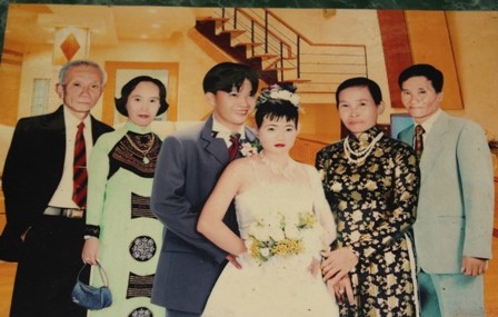 Kỳ lạ gia tộc 'nhất dương chỉ' lừng danh xứ Trà Vinh Gia đình ông Cộng trong ngày cưới người con trai chỉ một ngón tay, chân của mình