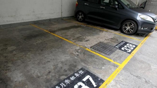 Giật mình giá đỗ xe trên trời cao tới nửa triệu USD Một chỗ đỗ xe ở Hong Kong có thể được bán với giá nửa triệu USD. Ảnh: SCMP