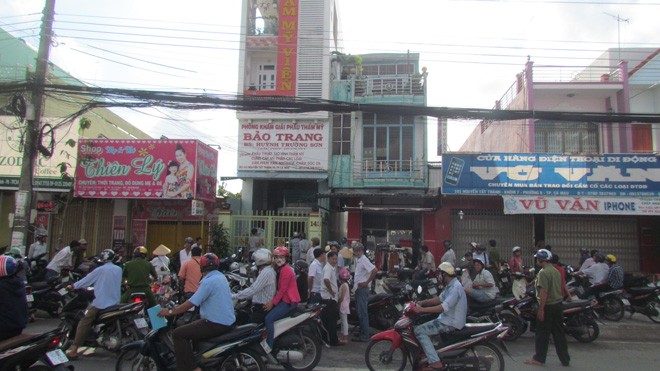 Thông tin mới về vụ cướp thẩm mỹ viện giữa ban ngày Thẩm mỹ viện Bảo Trang của bác sĩ Huỳnh Trường Sơn bị cướp vào sáng nay.