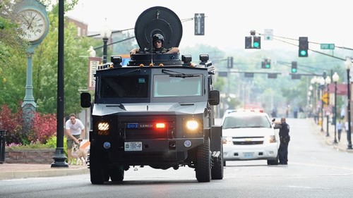 Điều xe thiết giáp đòi nợ ông lão 75 tuổi Một xe thiết giáp của Mỹ - Ả minh họa: AFP