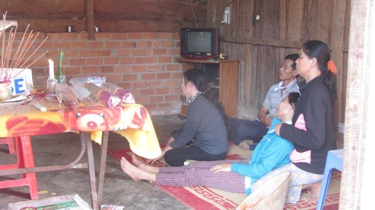 Hai học sinh lớp 4 chết đuối trong bể chứa nước nhà hàng xóm Bố mẹ em Trần Đức Duy khóc ngất trước cái chết thương tâm của con
