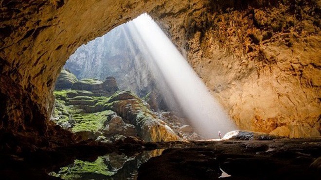 Hang Sơn Đoòng có thể chứa tòa nhà 40 tầng Thế giới thiên nhiên kỳ vĩ trong hang Sơn Đoòng. Ảnh: Ryan Deboodt.