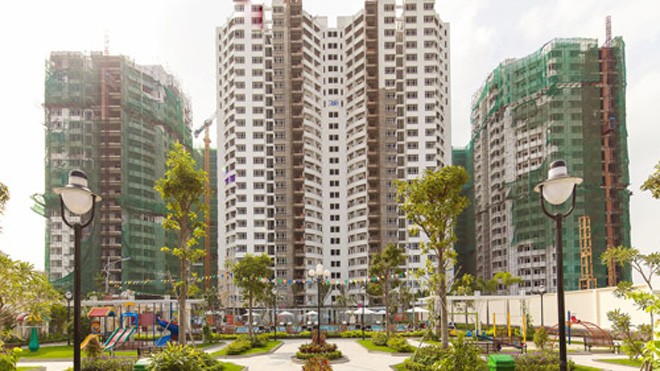 8 điều người Việt về nước mua nhà cần lưu ý Để được mua nhà và hưởng các quyền như người trong nước, kiều bào phải chứng minh nguồn gốc Việt Nam, khâu này mất rất nhiều thời gian, đặc biệt đối với những người thất lạc khai sinh và hộ khẩu. Ảnh: VnExpress