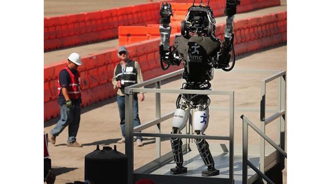 Google lần đầu khoe robot có khả năng giữ thăng bằng giống người Robot Atlas có bề ngoài và khả năng di chuyển giống con người