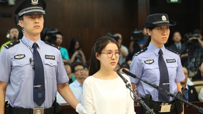'Người mẫu trụy lạc Trung Quốc' ra tòa vì tổ chức đánh bạc Quách Mỹ Mỹ tại phiên tòa.