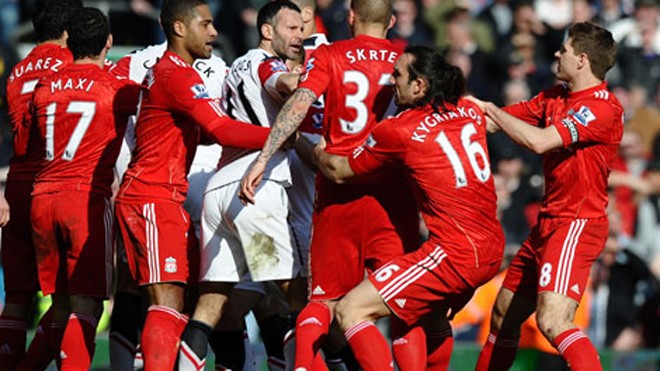 Man Utd vs Liverpool: Phía sau lòng hận thù Những trận đấu giữa Man Utd và Liverpool vô cùng nóng bỏng.