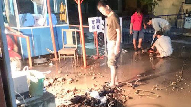Mất nước, Bệnh viện Phụ sản Hà Nội ngừng các ca mổ chủ động Đấu nước từ nguồn cấp khác cho Bệnh viện Phụ sản Hà Nội. Ảnh: N.P.