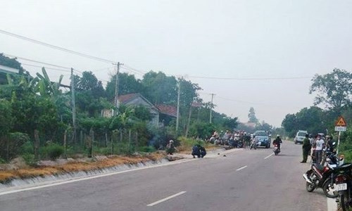Cảnh sát bị ném đá tử vong do hung thủ nhầm là kẻ thù Hiện trường nơi xảy ra vụ việc khiến 2 Trung úy Công an huyện Krông Pa thương vong