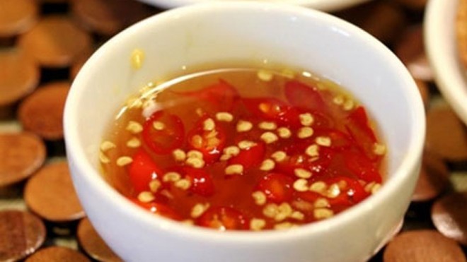 Những ai không nên sử dụng nước mắm Nước mắm không tốt cho người mắc cao huyết áp nếu sử dụng thường xuyên.