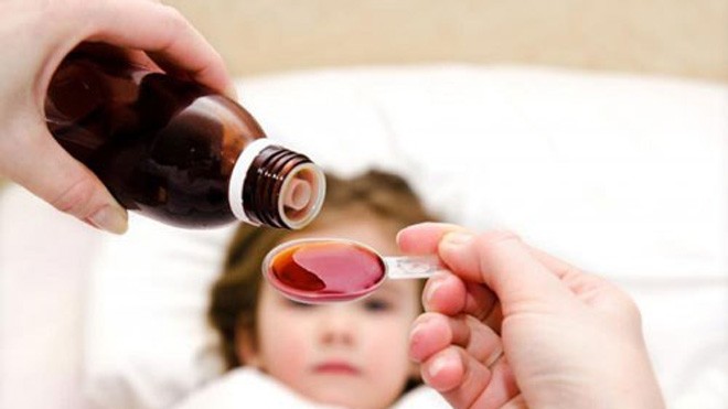 Trẻ có thể bị co giật, lú lẫn do uống siro ho Trẻ có thể bị co giật, lú lẫn do uống siro ho