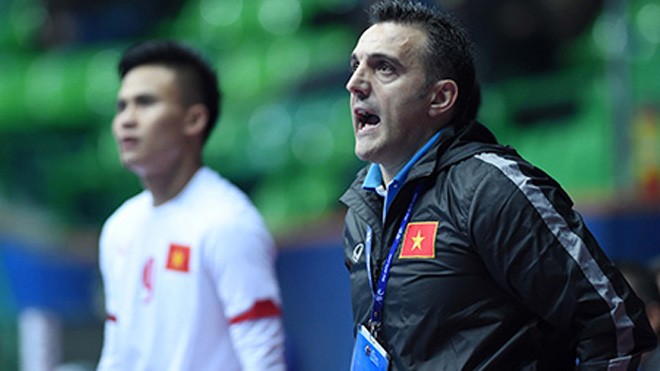 HLV Bruno Garcia có cách khắc chế Iran HLV Bruno Garcia chưa muốn đội tuyển futsal Việt Nam dừng chân ở bán kết (ảnh: Quang Thắng)