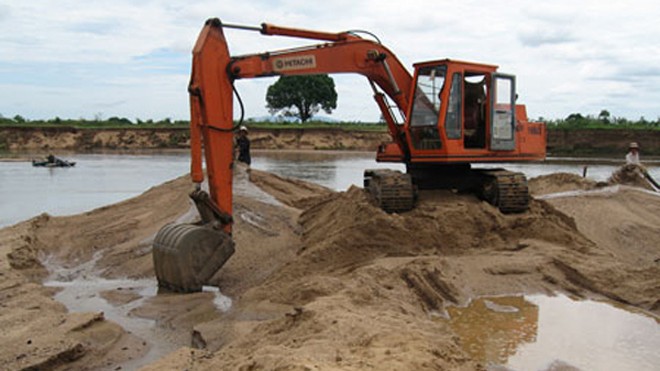 Sẽ cấm khai thác cát sỏi khu vực sạt lở Sẽ cấm khai thác cát sỏi khu vực sạt lở