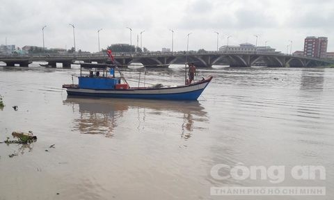 Tìm thấy thi thể cụ ông ngã cầu tử vong trong đêm Nơi xác ông Nguyên được tìm thấy